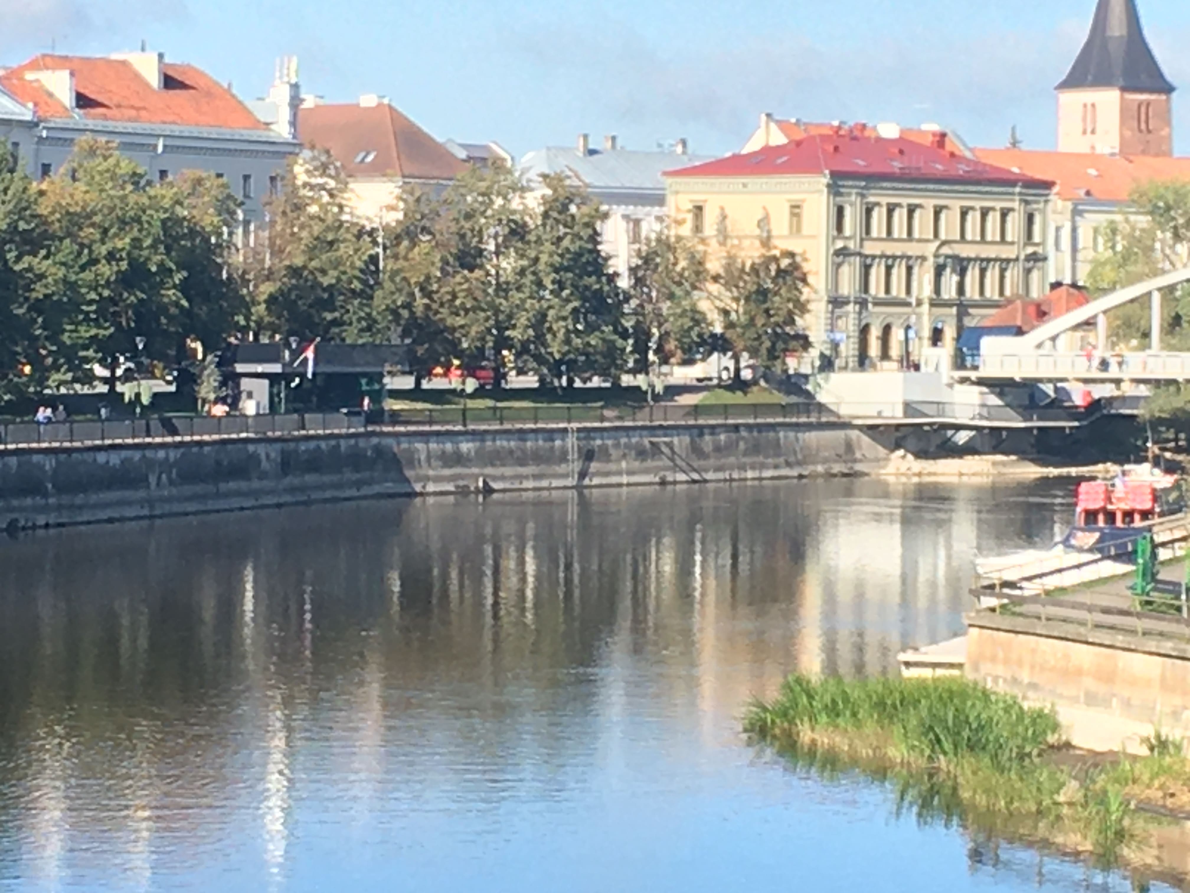 Photo of old town Tartu and the Emojogi river